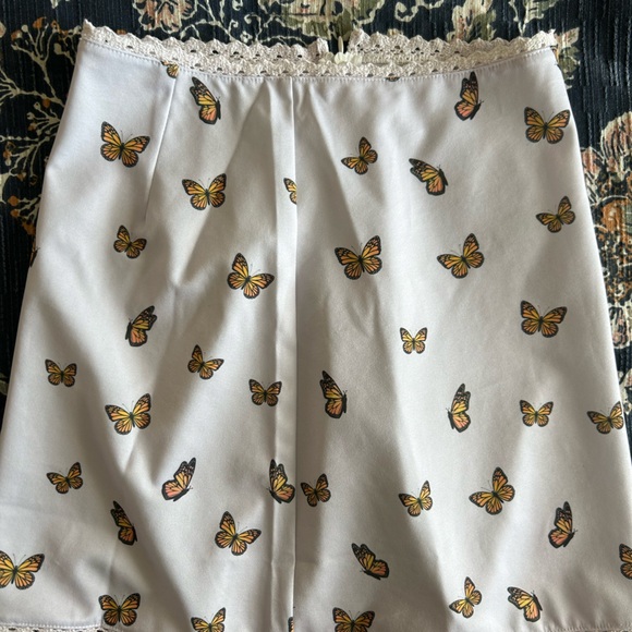 butterfly mini skirt - Picture 1 of 3
